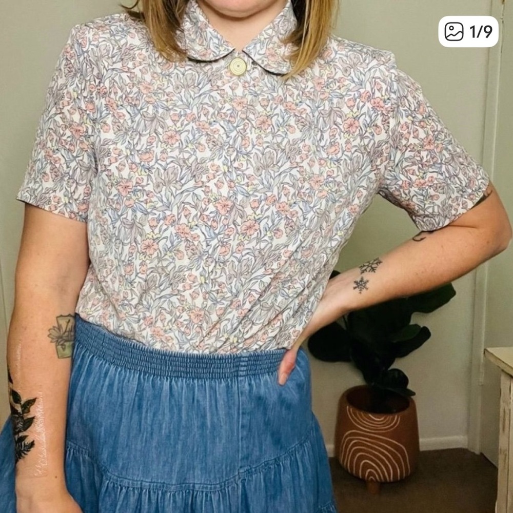 Sag Harbor Vintage Iris Print Button Up Short Sleeve Blouse